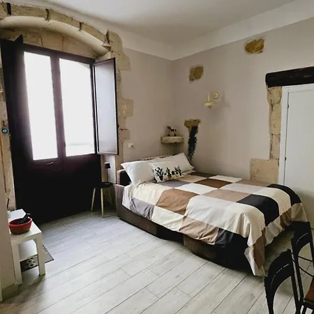 Sykia House * Syracuse